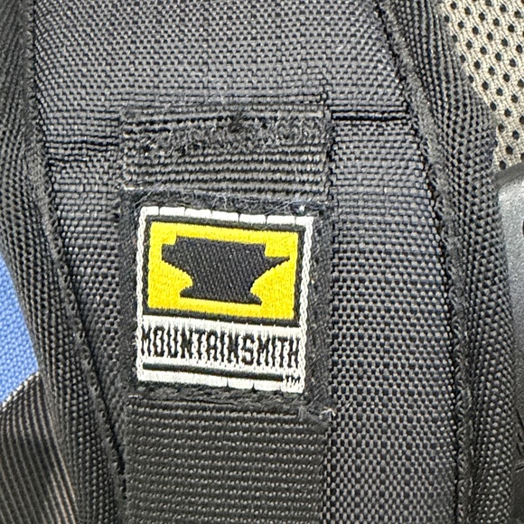 Mountainsmith,Blue and Gray Waist Pack – Hands-Free Carry - Picture 9 of 17